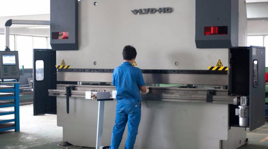 型鍛壓機(jī)瞬間壓扁鐵塊藤野貿(mào)易客戶(hù)案例展示視頻